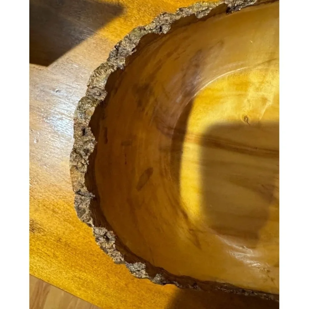 Vintage Pepperidge Wooden Bowl Live Edge‎ Hand Turned Signed By R. Hittine